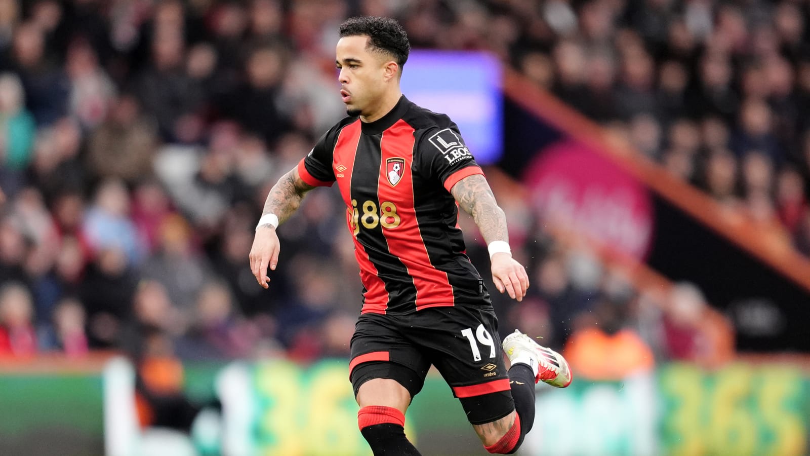 Justin Kluivert Continues to Shine for AFC Bournemouth This Season