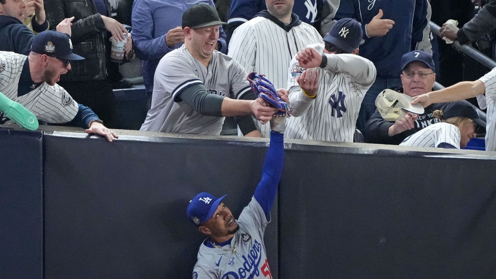 Yankees didn't go far enough in punishment of interfering fans