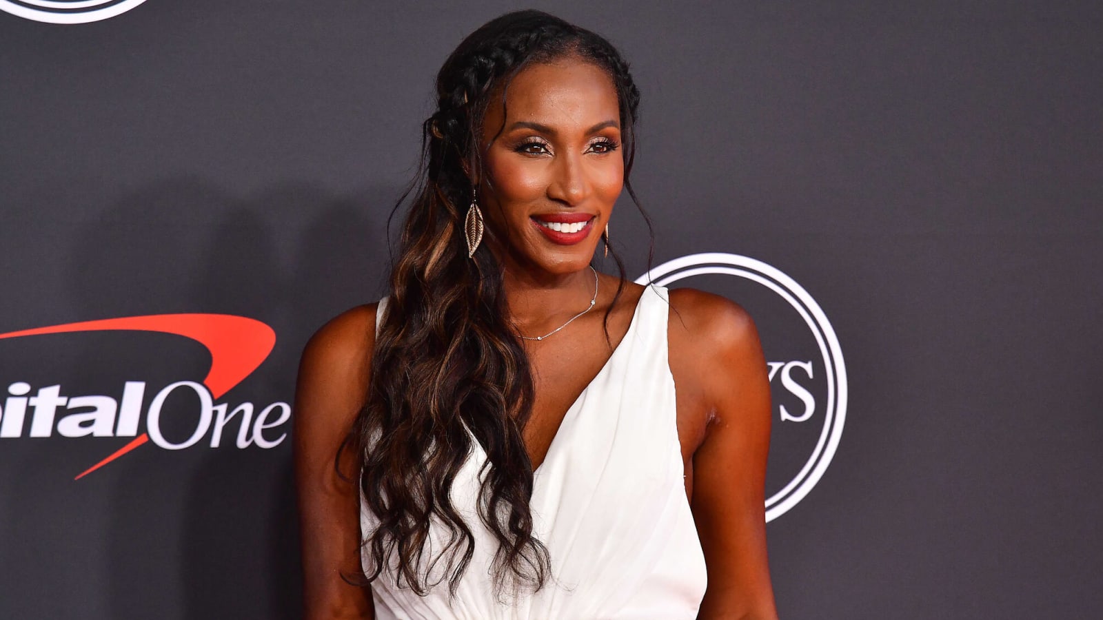 WNBA Legend Lisa Leslie Slams Former NFL Player Who Said Clippers Run L.A.: “This Is The Problem When You Set Small Goals. While You Guys Are So Focused On Dominating A City, The Lakers Are Dominating A League!"