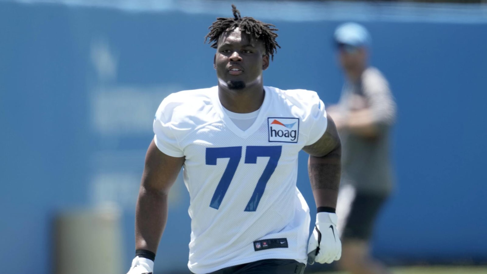 Chargers sign first-round pick Zion Johnson