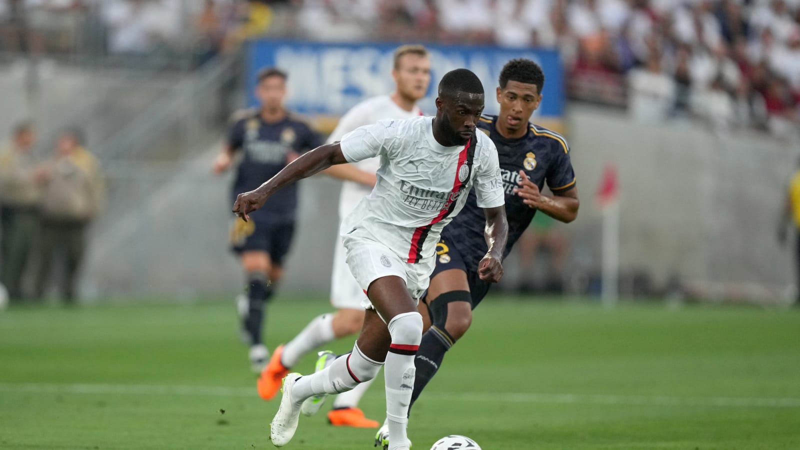 Tottenham want defender with 1.8 clearances per game & 93% pass accuracy