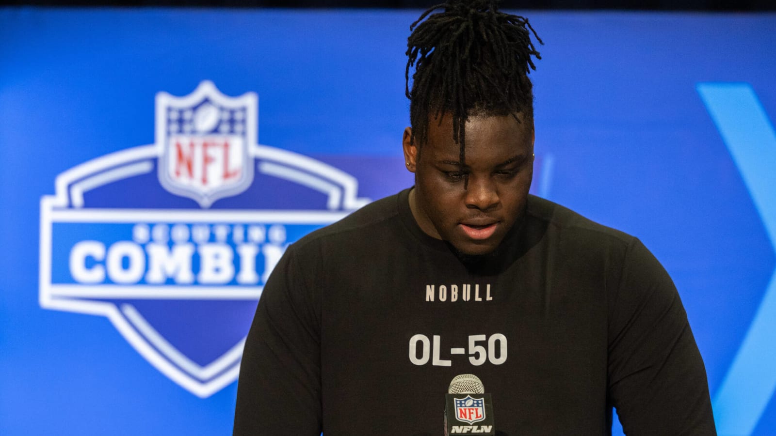 Steelers Might Cause Top Offensive Tackle To Drop To Day 2 In 'Wild' New Draft Prediction