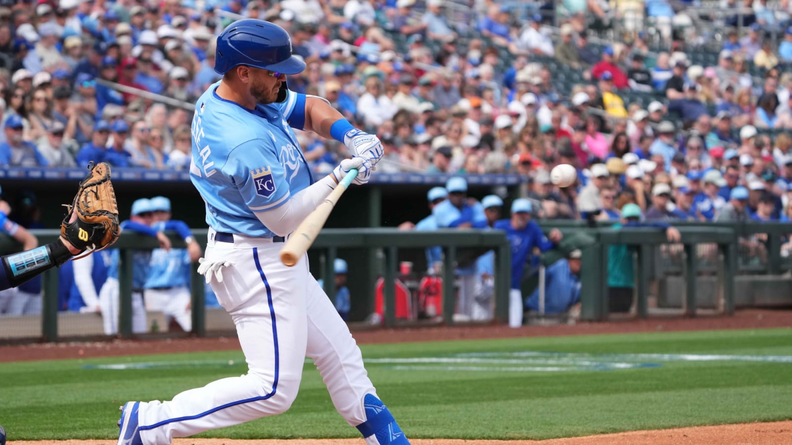 Padres Sign Mike Brosseau