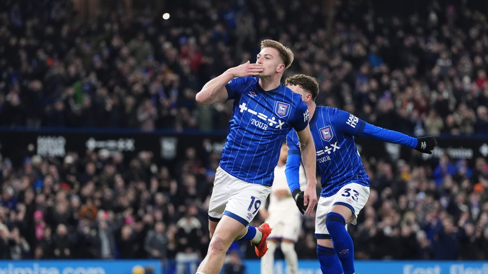 Is it down to a choice of three players for Manchester City to strengthen their attack?