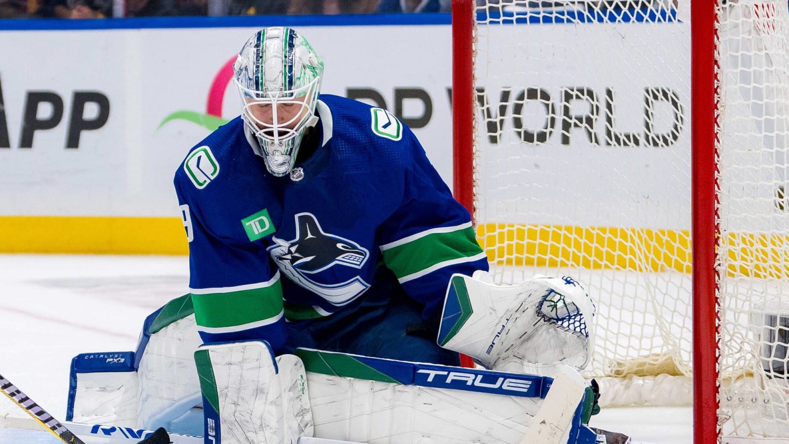 Canucks without Casey DeSmith for Game 4