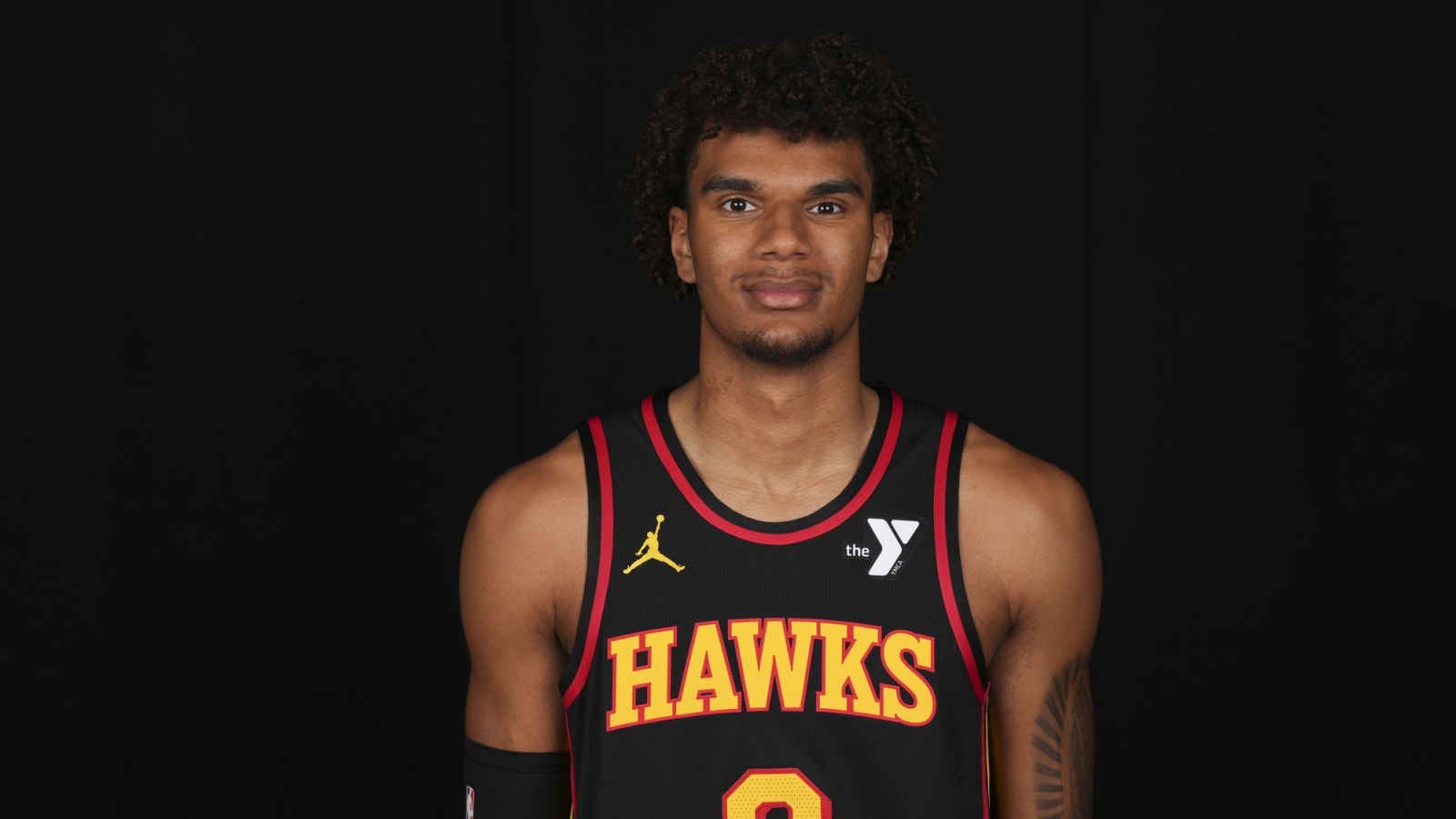 Hawks To Sign Dominick Barlow To Two-Year Deal