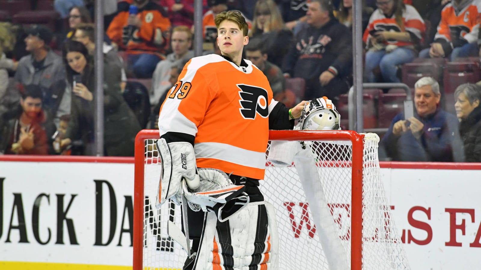 Flyers’ Carter Hart has fans daring to dream