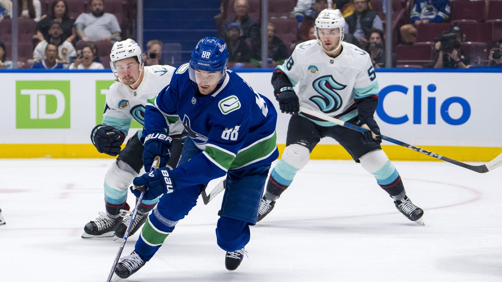 Vancouver Canucks Complete Roster Transaction with Swedish Forward Nils Aman