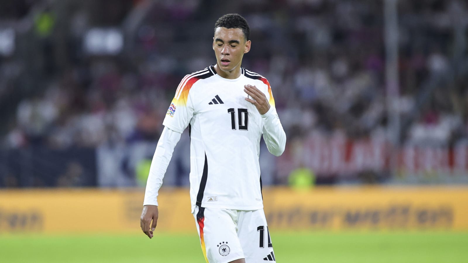 Club chief vows to 'try everything' to keep Manchester City target despite ongoing transfer links