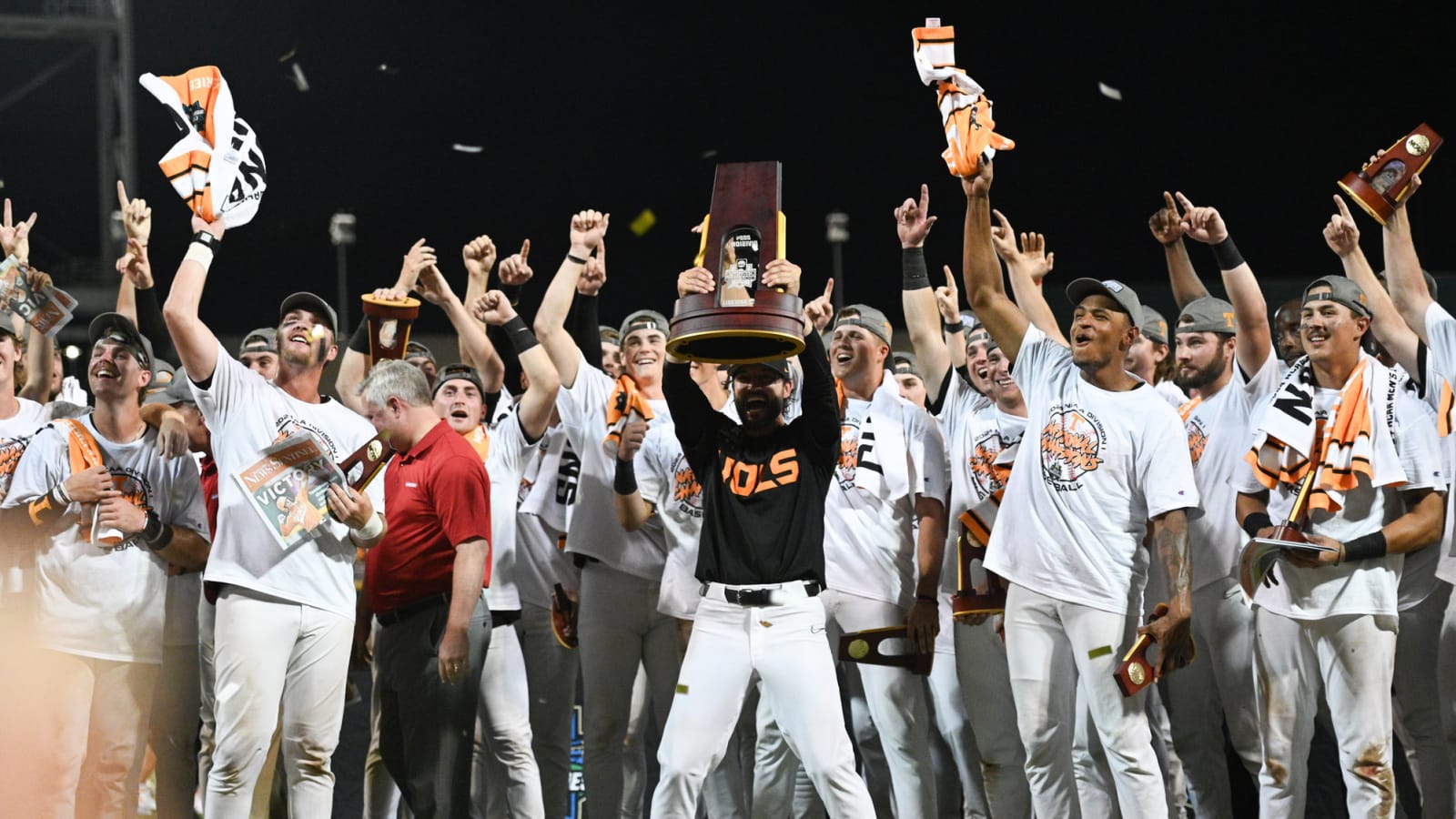 Video of sparse crowd at Tony Vitello&#39;s first home series as Tennessee&#39;s head coach in 2018 goes viral