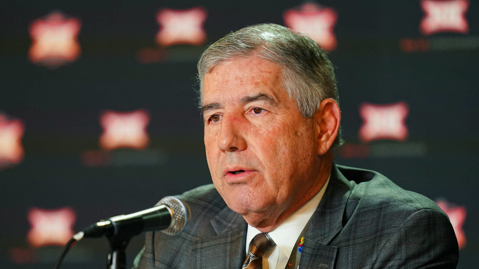 CFP expansion plans 'in some jeopardy,' says Big 12 commissioner