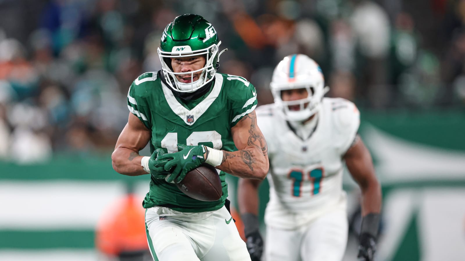 Jets make surprising move with Aaron Rodgers favorite