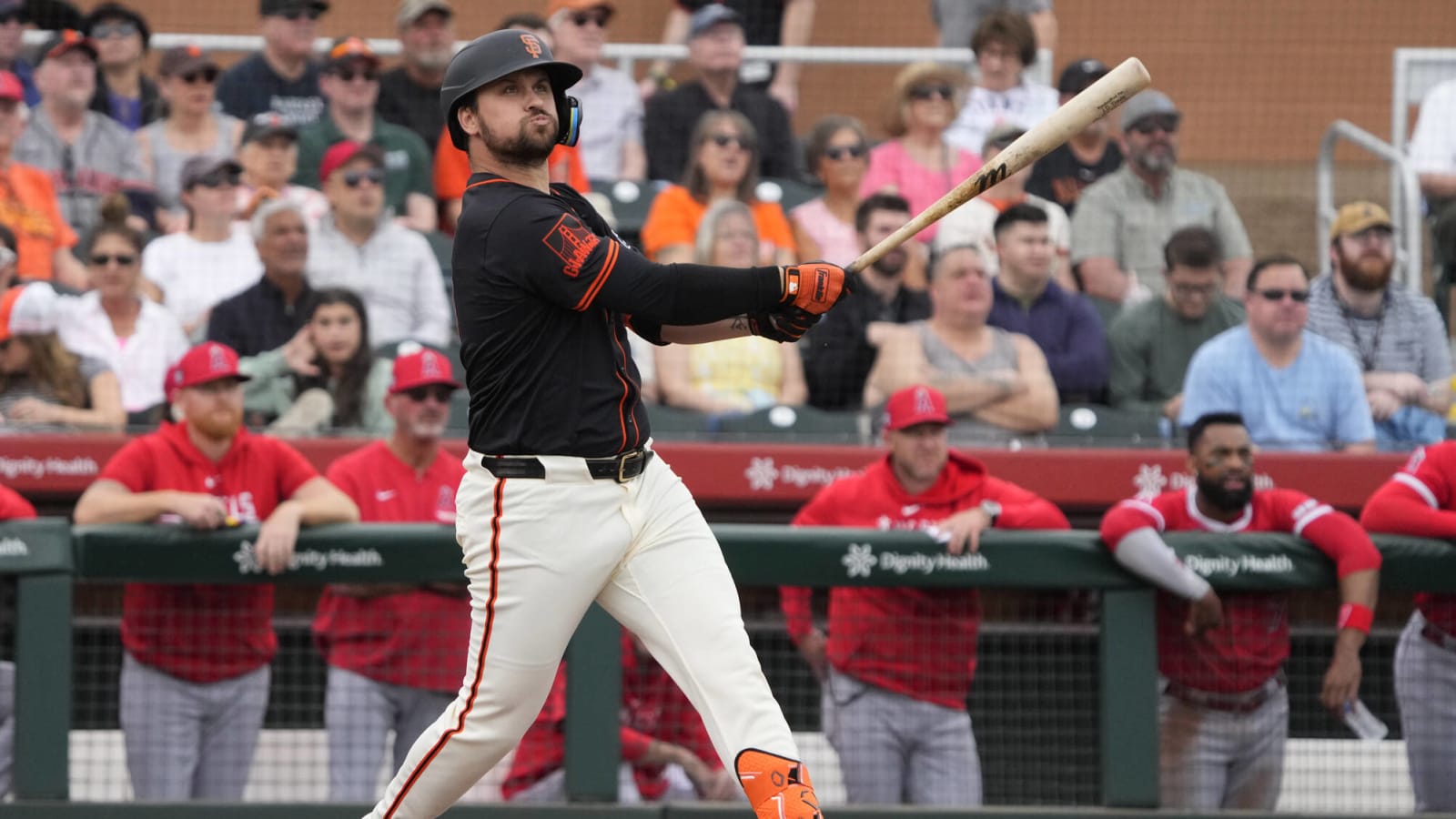 Giants place third baseman on waivers