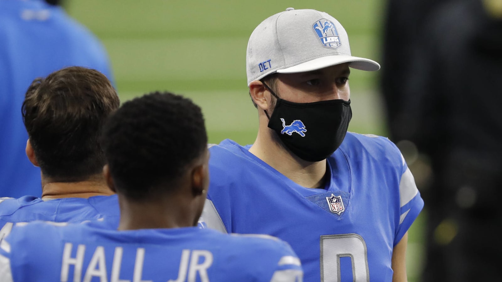 NFL players required to wear masks on sideline