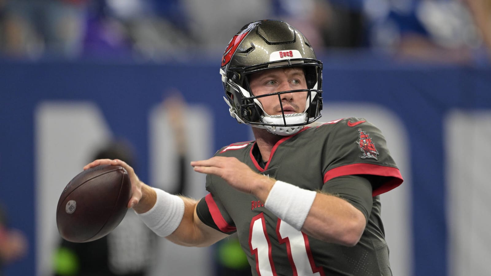 Bucs Re-Sign QB