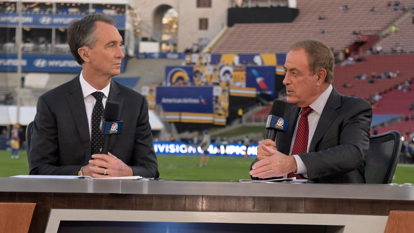 Al Michaels and Cris Collinsworth calling NBC game during day had fans so confused