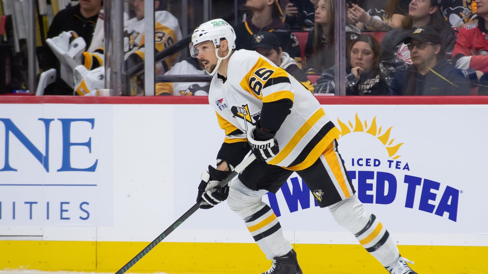 ‘Up in the Air’: Karlsson Talks Possible Trade, Penguins Path