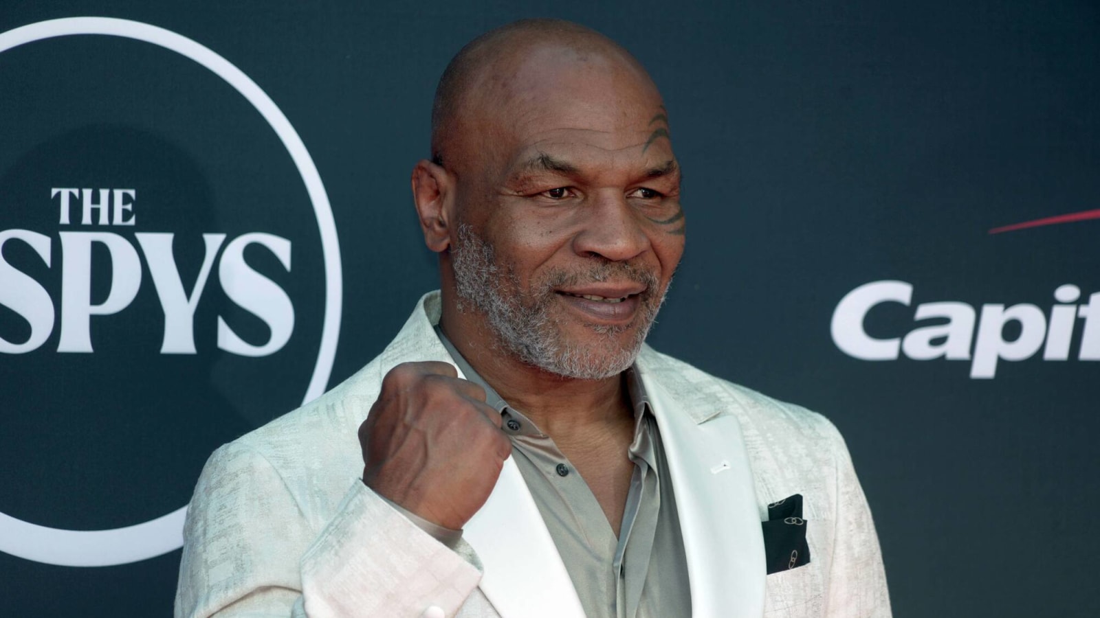 Mike Tyson provides motivation for Eagles