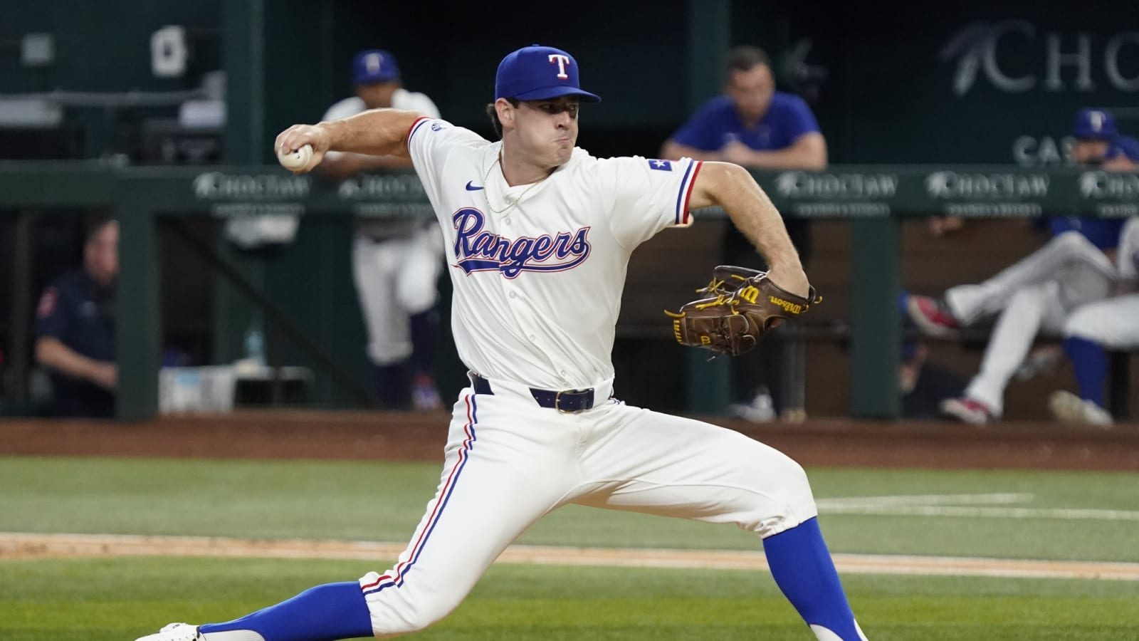 Chicago Cubs relinquesh reliever to clear a roster spot