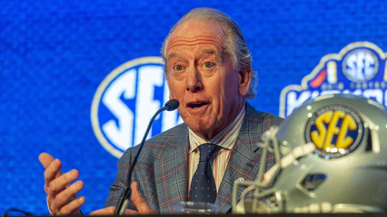Archie Manning Takes Back His Preferred NFL Destination For Grandson