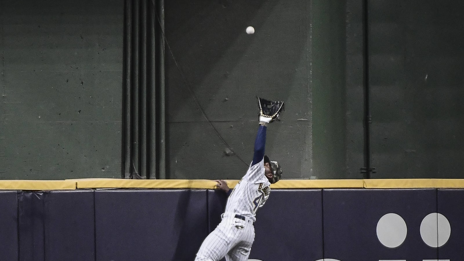 Watch: Jackie Bradley Jr. makes great catch to rob home run