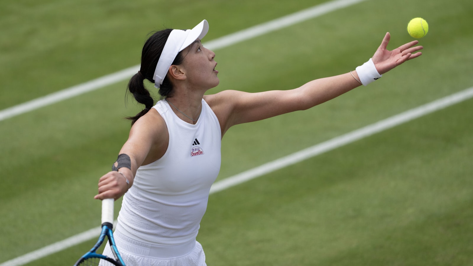 Chinese prodigy Xinyu Wang causes a major upset at Wimbledon by taking down Jessica Pegula in straight sets