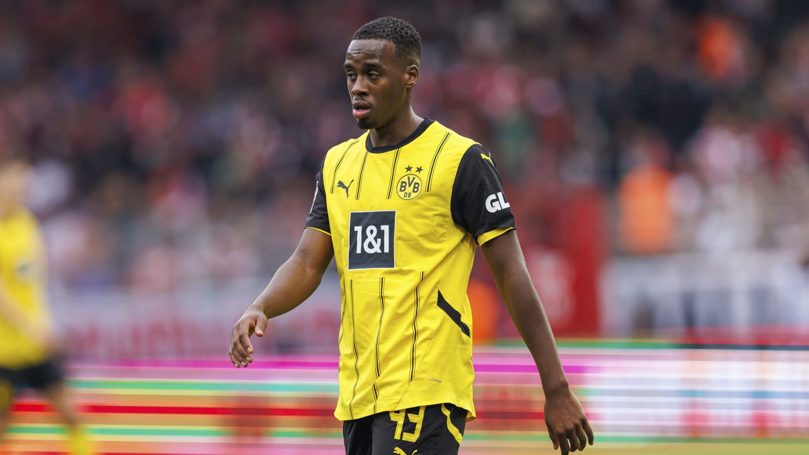 Chelsea join race for potential €100m transfer of England sensation