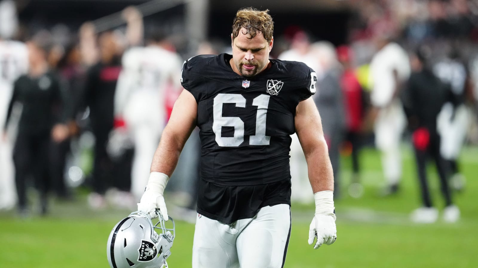 Raiders make decision on two exclusive rights free agents