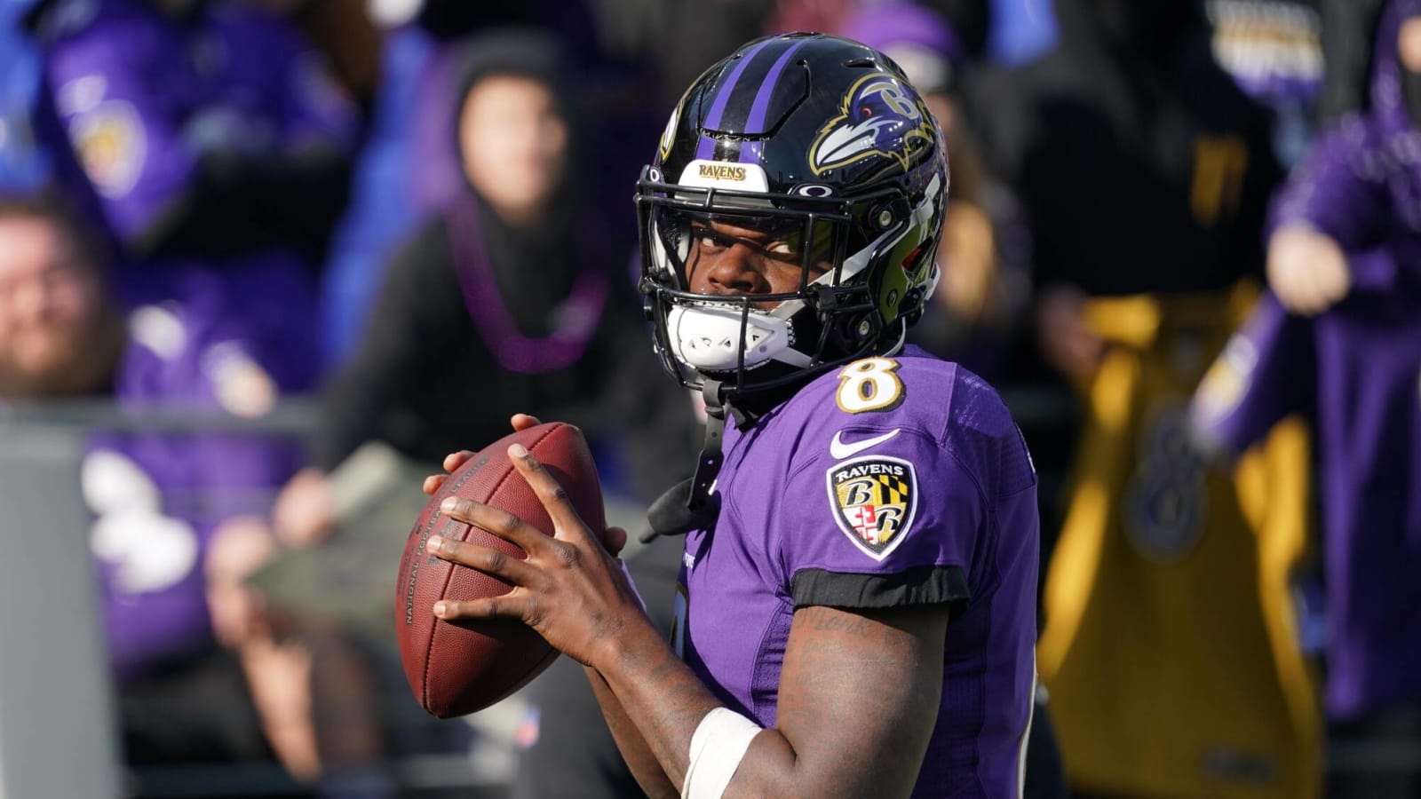 Ravens forward their 'best offer' for L-Jax ahead of tag deadline