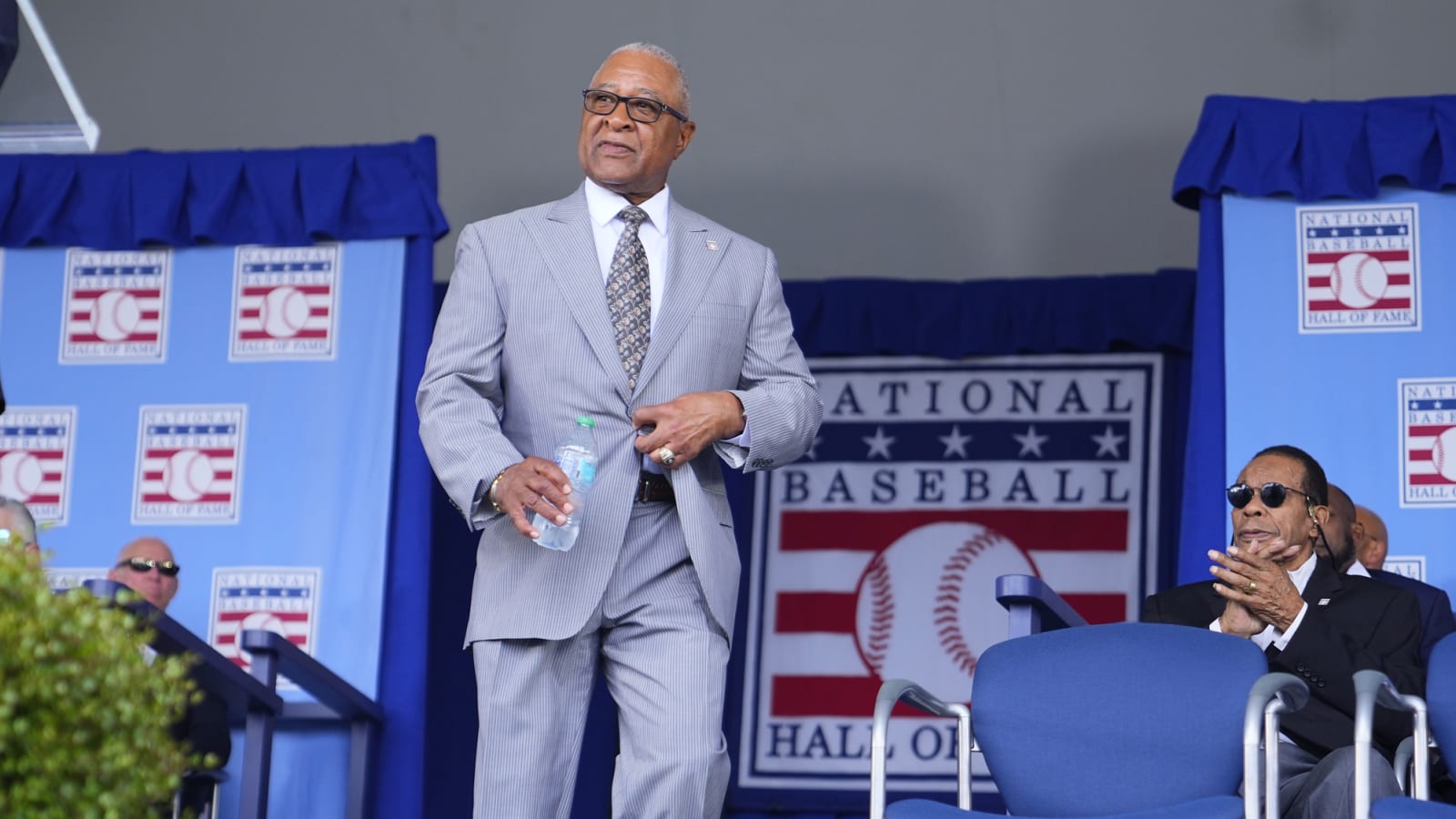 MLB Legend Spotlight: Ozzie Smith 'The Wizard of Oz'