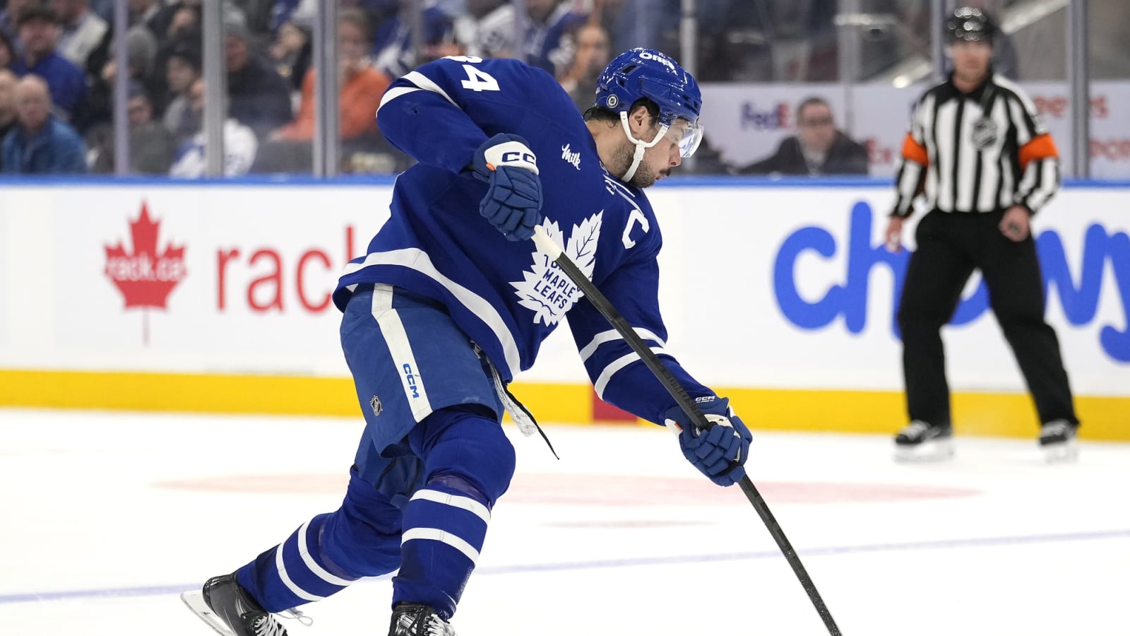 Auston Matthews Rescued from Embarrassing Situation by Leafs Teammate Jake McCabe