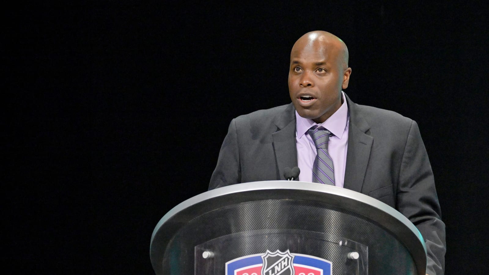 Sharks acquire 11th pick from Sabres