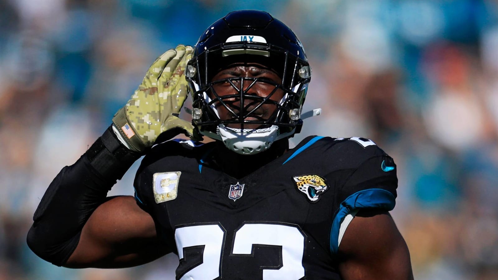 Jaguars agree on extension with key linebacker
