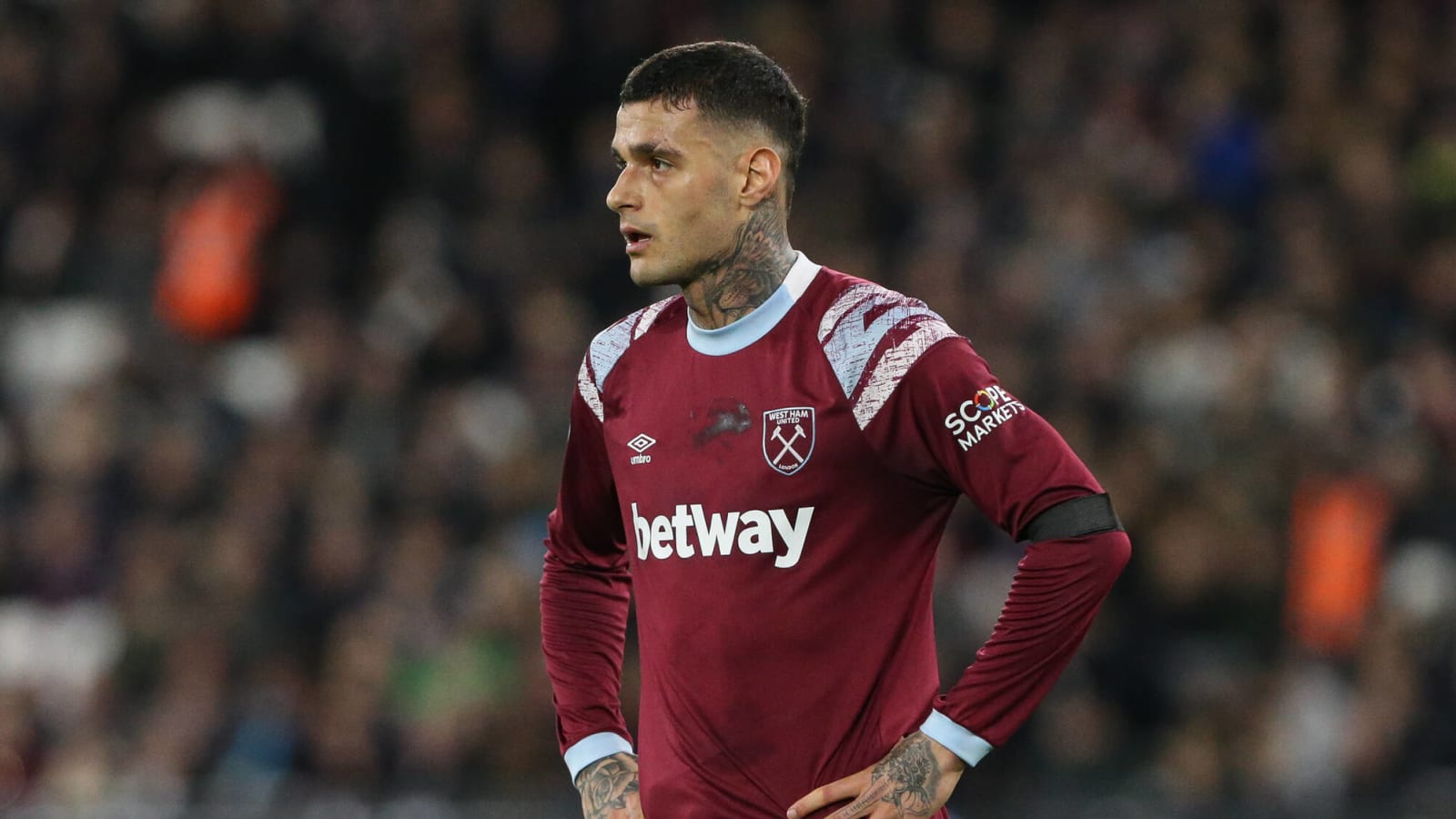 Another West Ham giant decides to leave the club