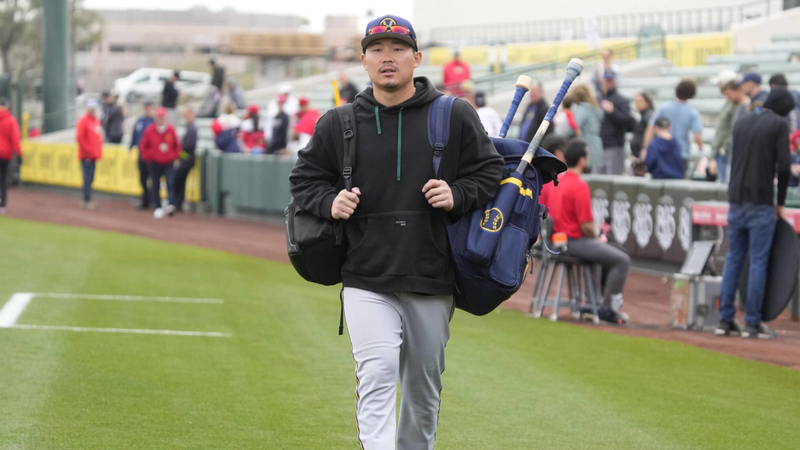 Breaking down the Brewers' Keston Hiura dilemma