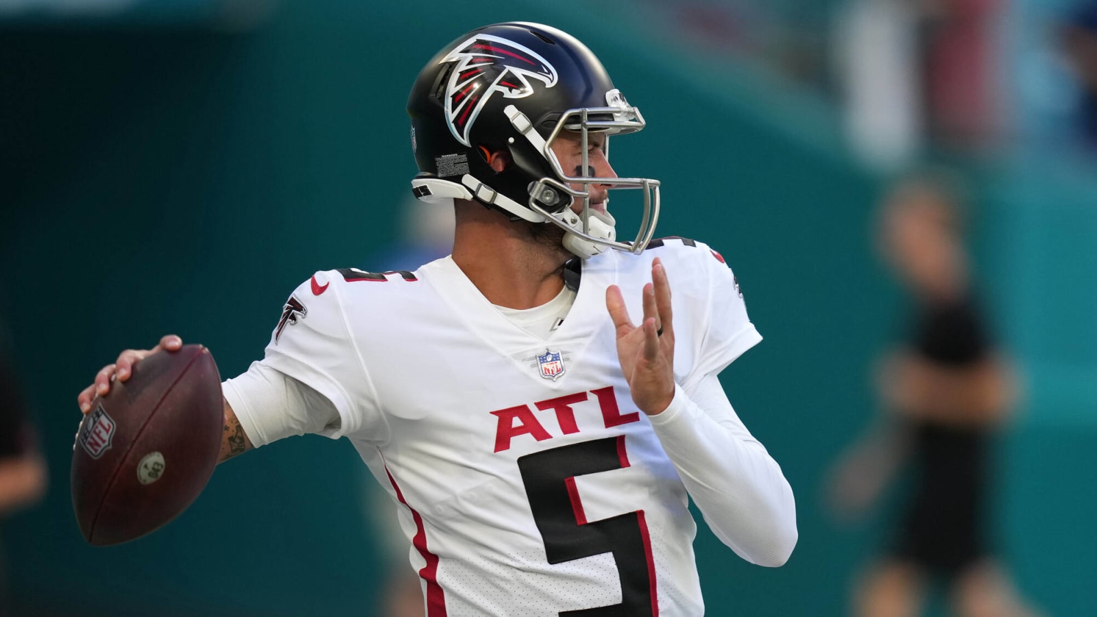 AJ McCarron emotional after debut victory in XFL for Battlehawks