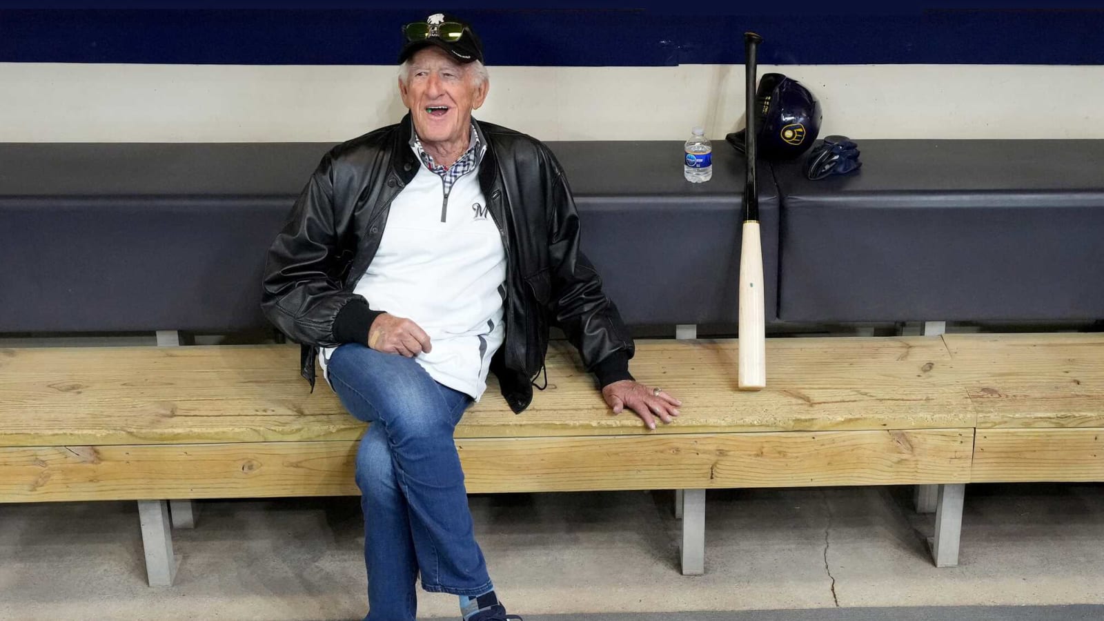 Beloved Brewers Broadcaster Bob Uecker Passes Away