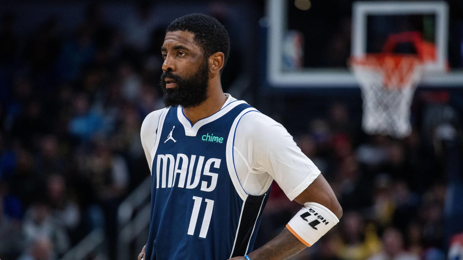 Cavs kyrie discount jersey