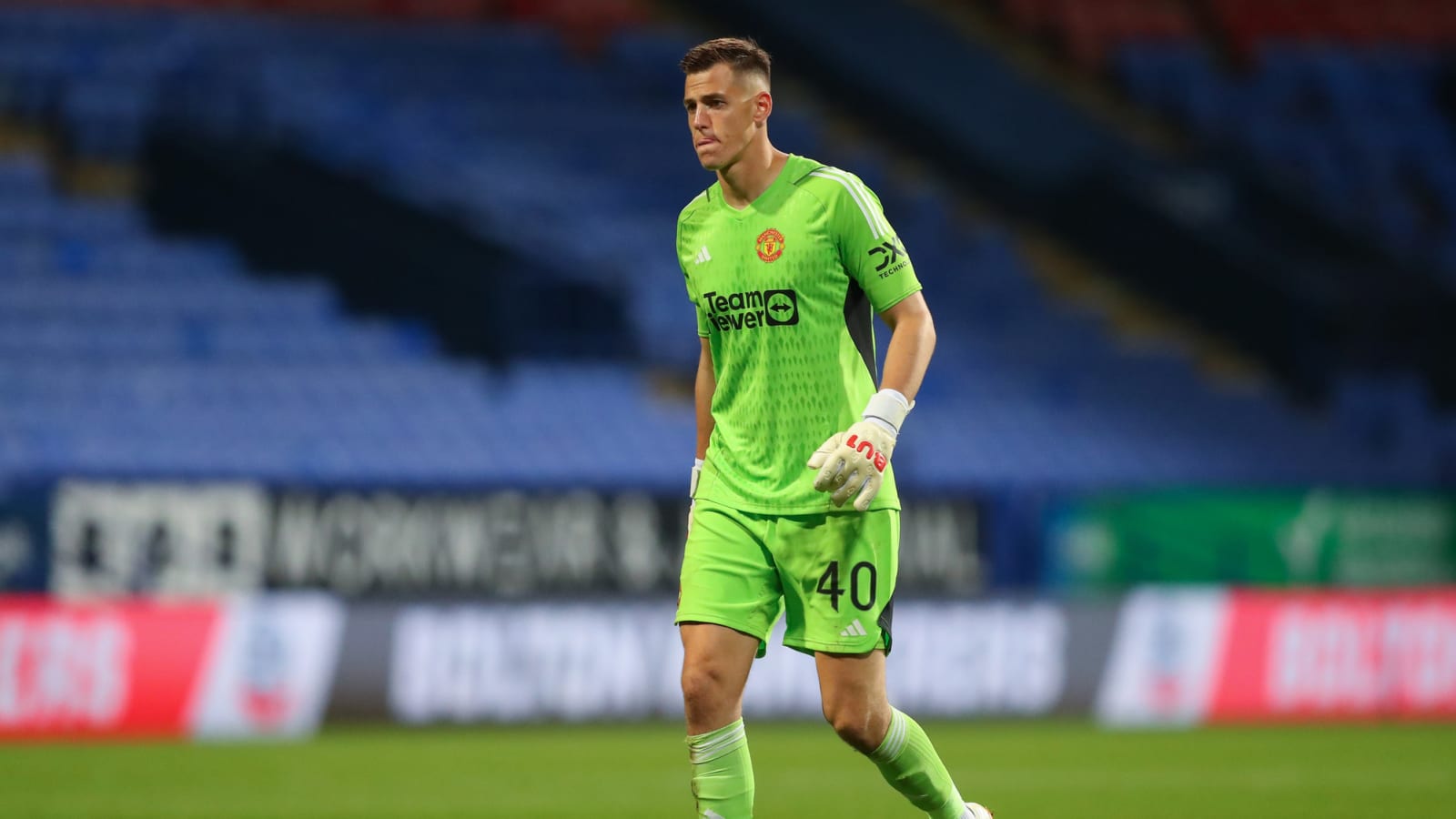 Manchester United confirm Radek Vitek departure on loan