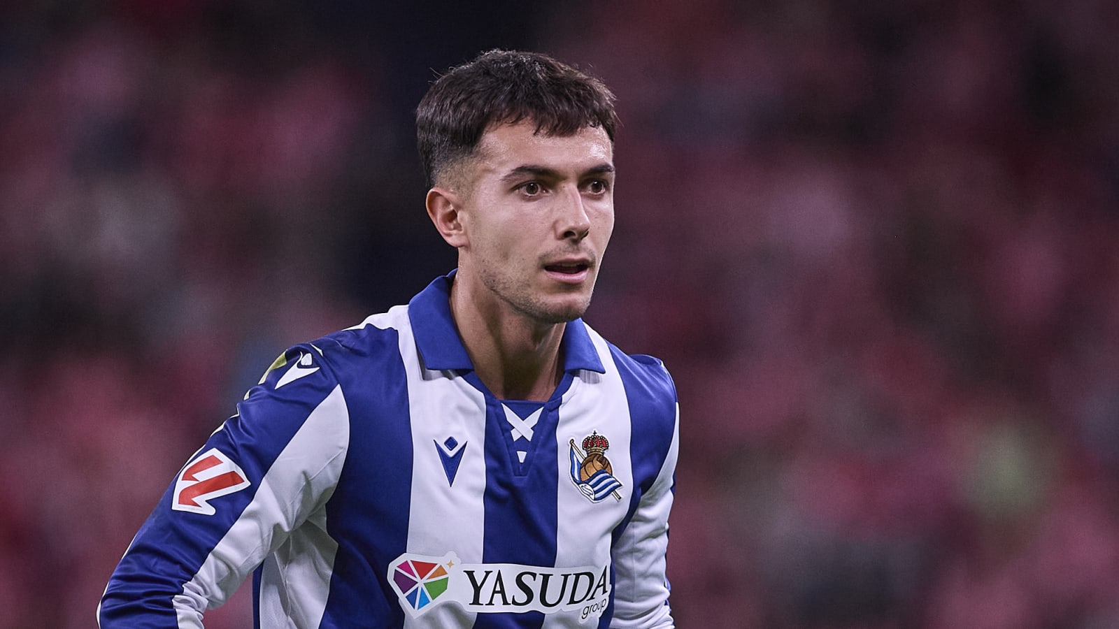 Manchester City looks set to spend in January and is it down to a choice of two midfielders?