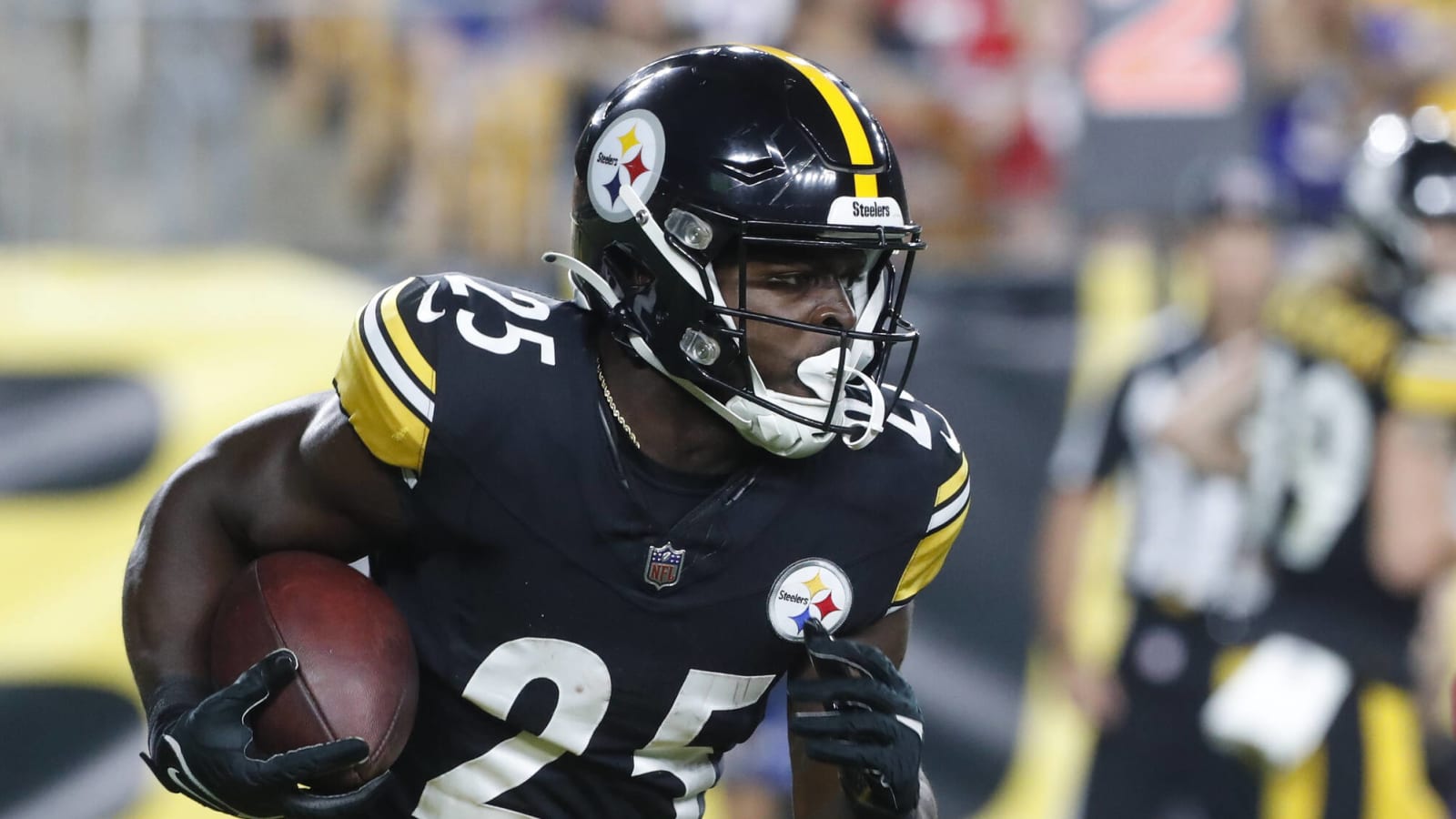 Ex-Steelers Running Back Signs with UFL Team