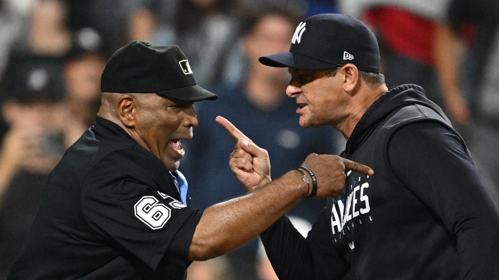 Aaron Boone ejected in eighth in Yankee loss to Toronto