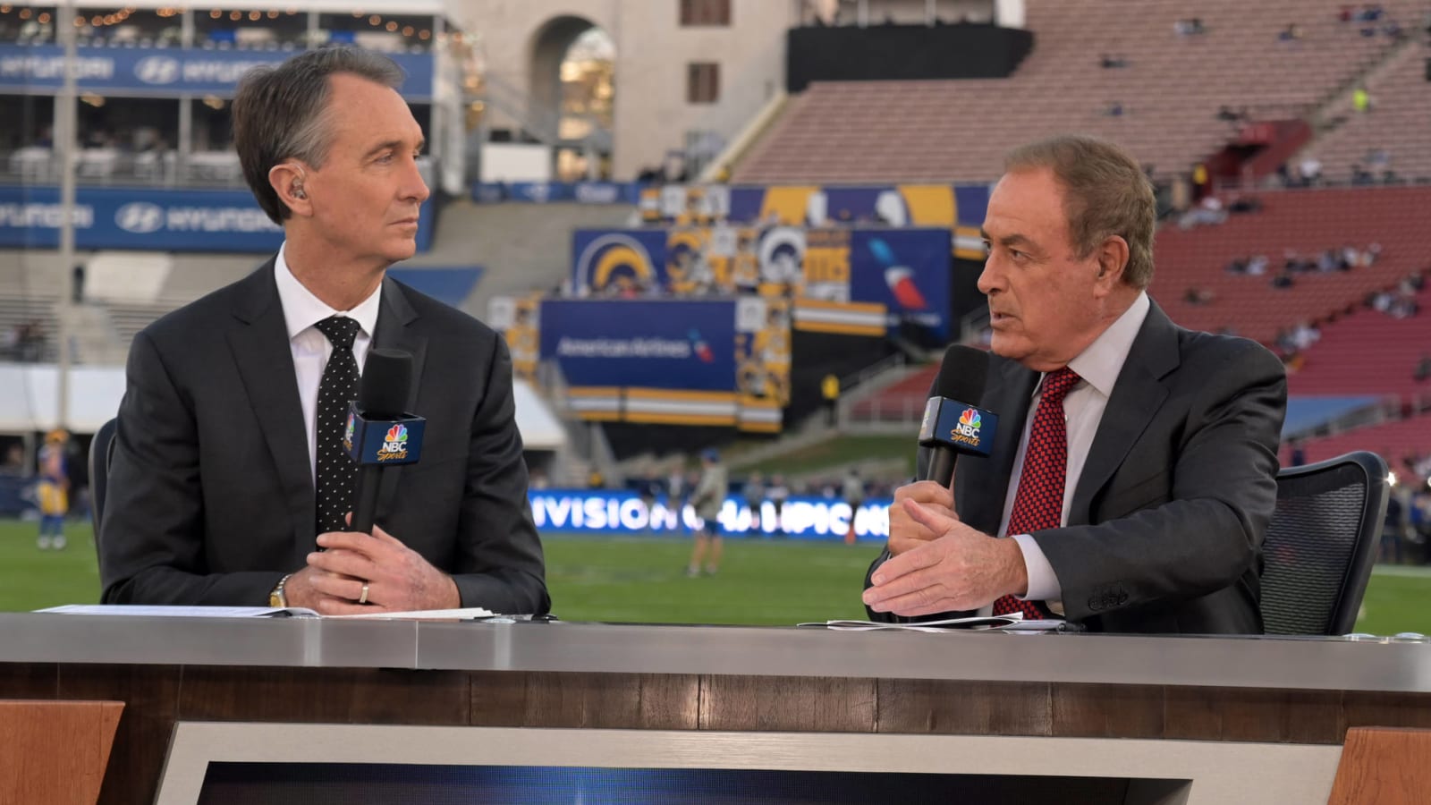 Here's why Al Michaels and Cris Collinsworth didn't call Bears-Packers game