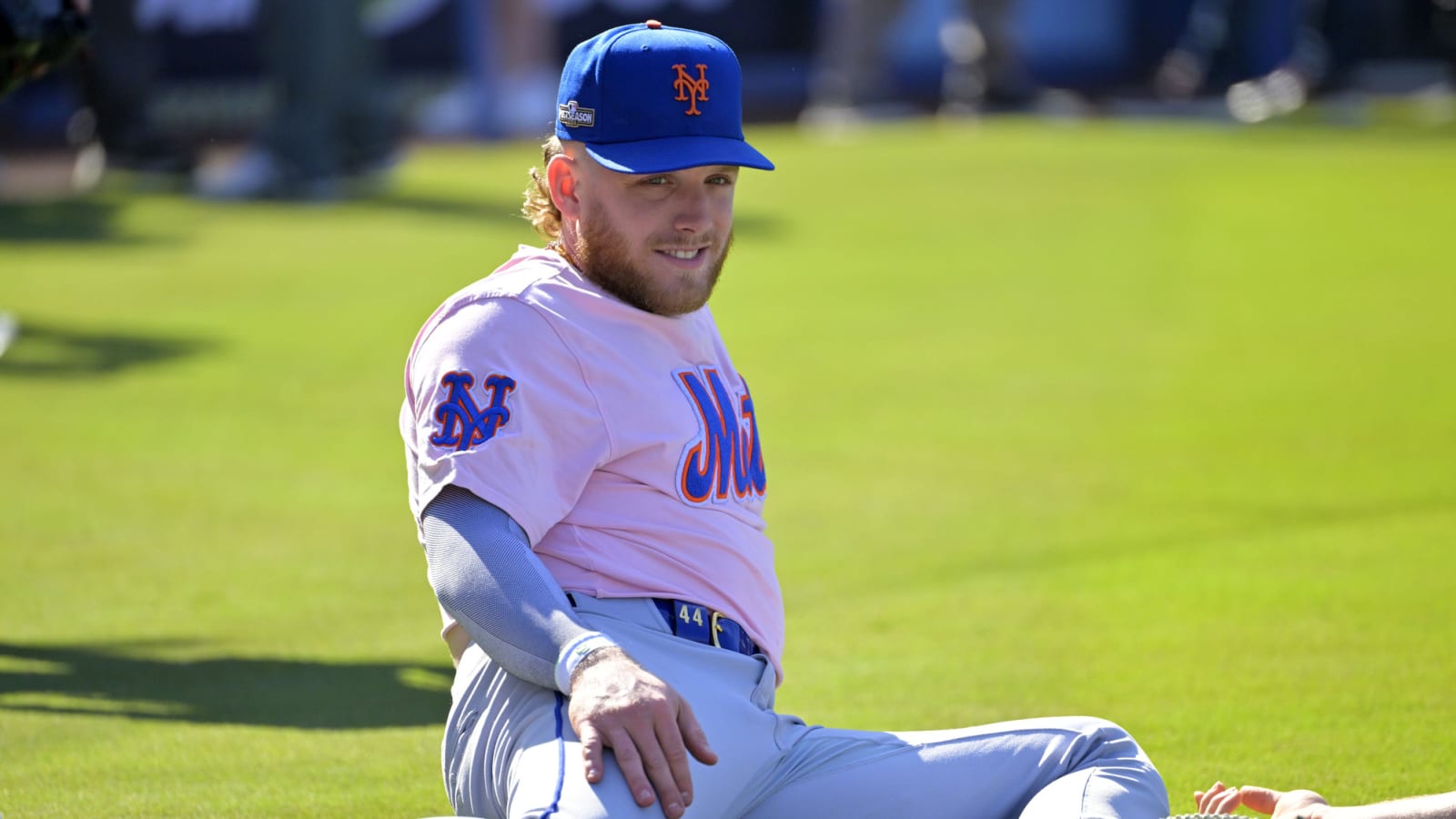 Twins sign former Gold Glove outfielder