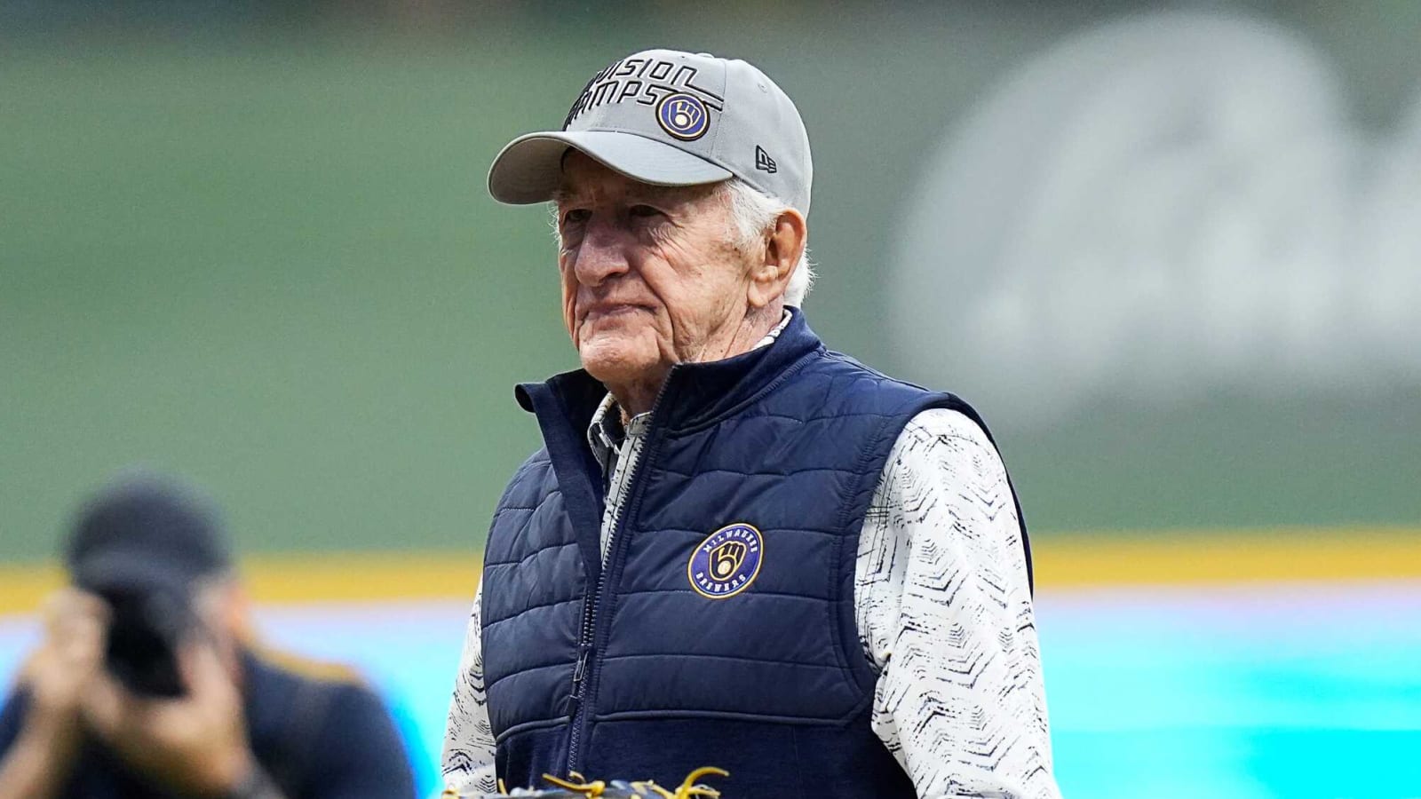 Bob Uecker, WWE Hall of Famer And Star Of Major League, Passes Away At 90