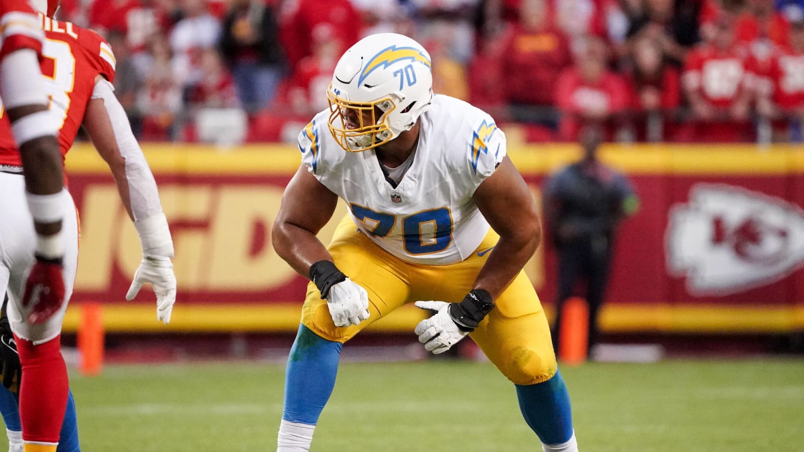 Los Angeles Chargers Star Rashawn Slater Struggled Last Season Due To A Nasty Injury