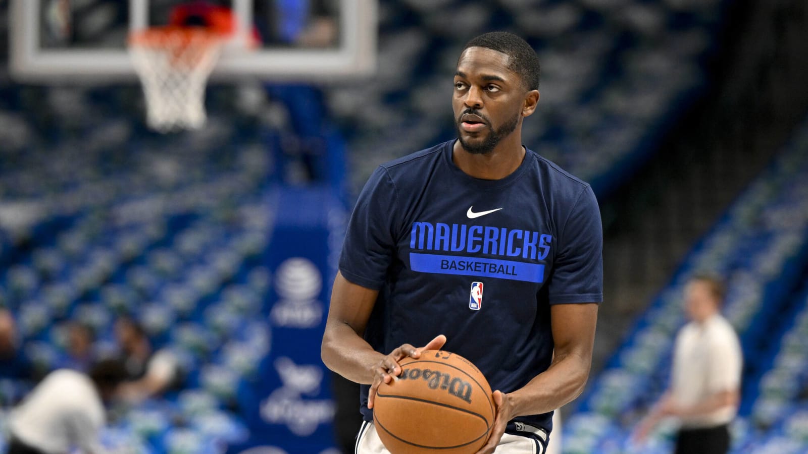 Justin Holiday Leaves Mavs For Nuggets; Contract Details