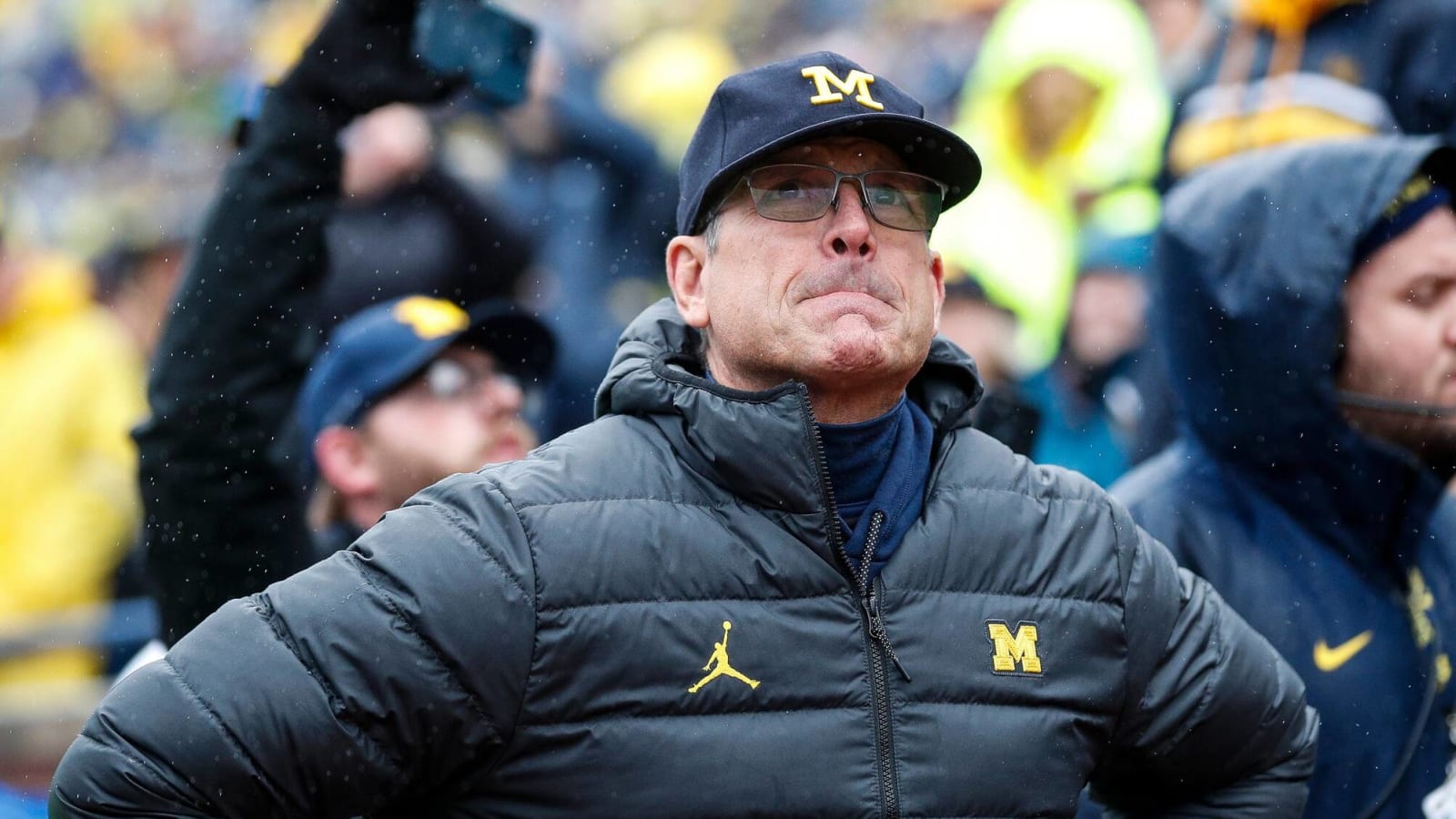 Jim Harbaugh sighting at hockey game sends Michigan fans into frenzy