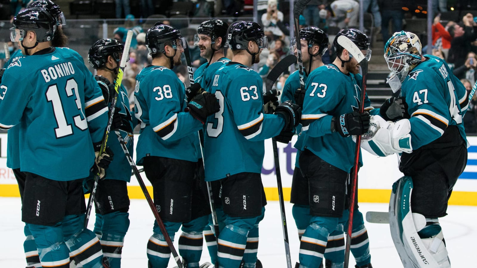 Sharks, Coyotes combine for first 15-goal game of season