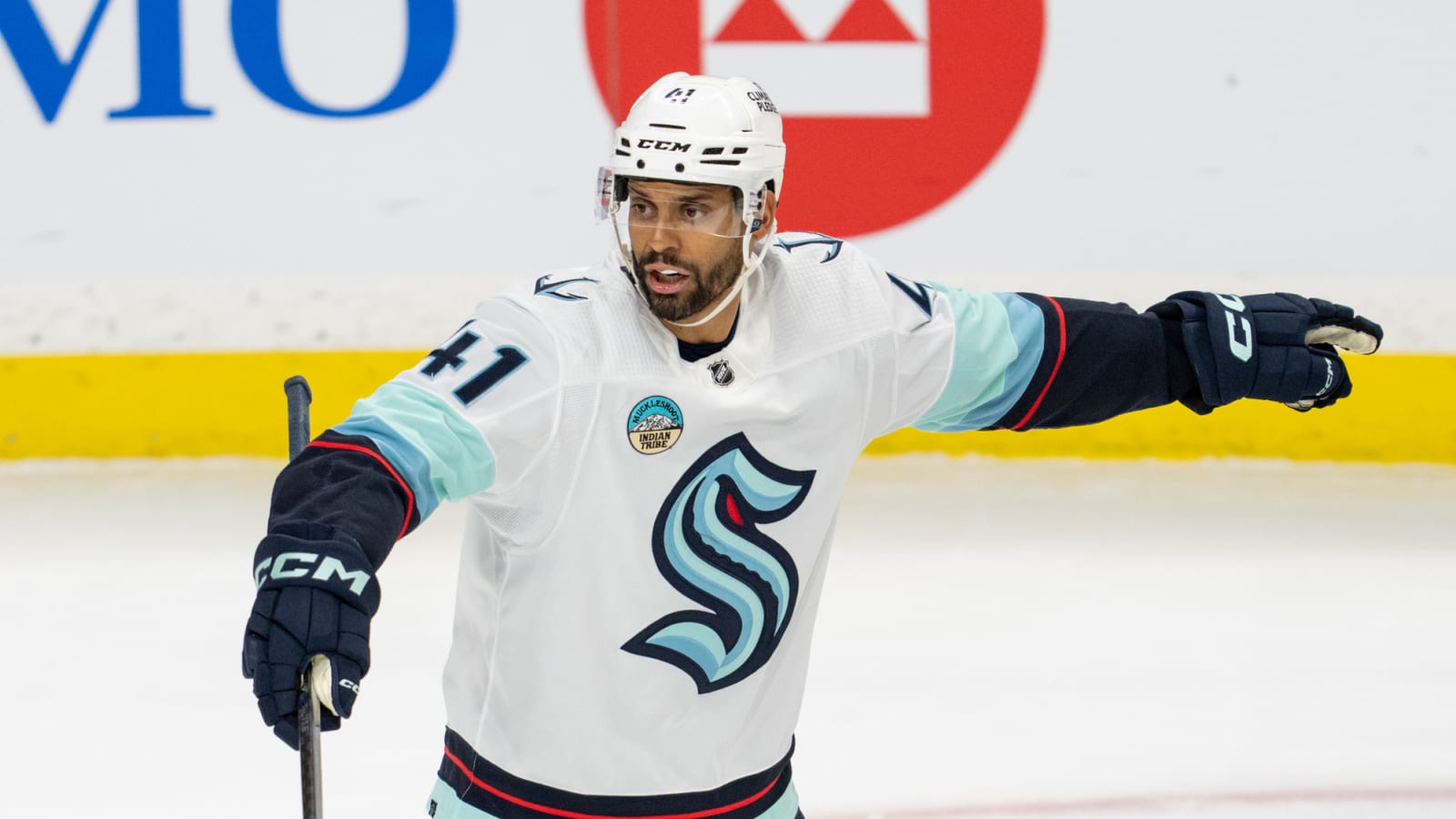Pierre-Édouard Bellemare Signs In Switzerland